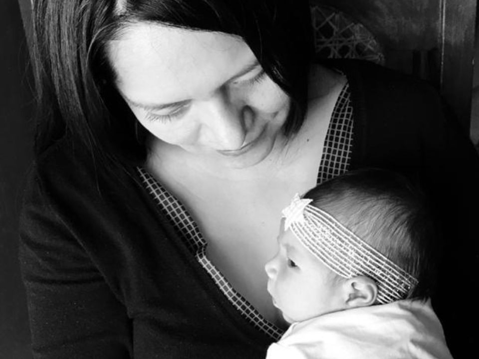 embarazo-ectopico-elda-cargando-bebe-fiv