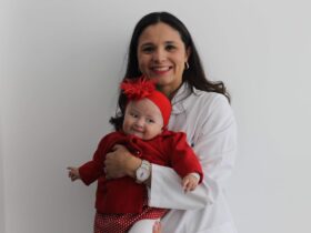 lo-que-debes-saber-si-eliges-ingenes-estados-unidos-dra-catherine-gonzalez-con-bebe-nina-nacida-via-fertilizacion-in-vitro-fiv